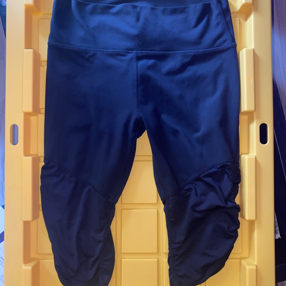 Fabletics black capri leggings size large